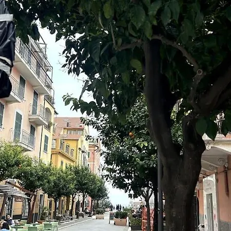 Quadrilocale A 100 M Dal Mare Apartment